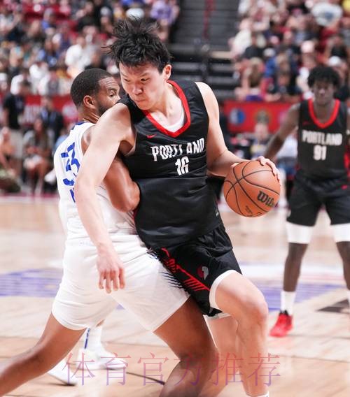 杨瀚森砍下首分2篮板，勇士119-97大胜开拓者 夏普贡献19分